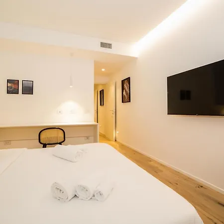Chic Luxury Apartments-hosted By Sweetstay *