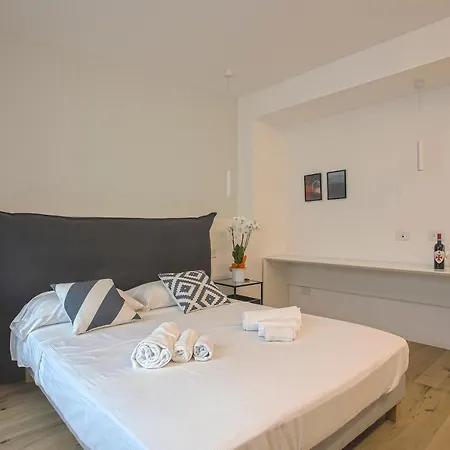 Chic Luxury Apartments-hosted By Sweetstay شقة ميلان