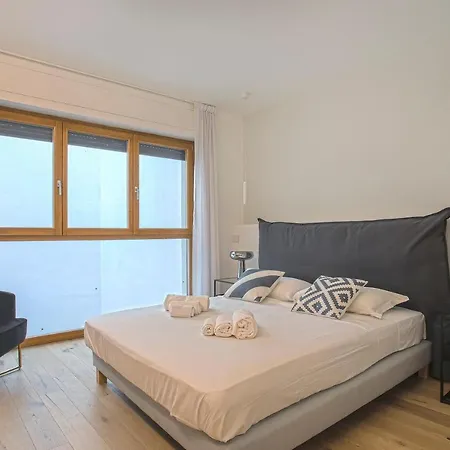 Chic Luxury Apartments-hosted By Sweetstay شقة