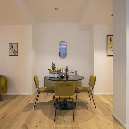 Chic Luxury Apartments-hosted By Sweetstay شقة ميلان