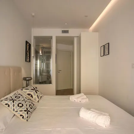 Chic Luxury Apartments-hosted By Sweetstay شقة ميلان