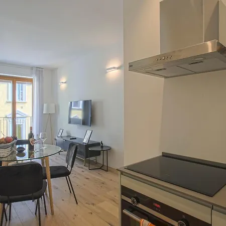 Chic Luxury Apartments-hosted By Sweetstay شقة